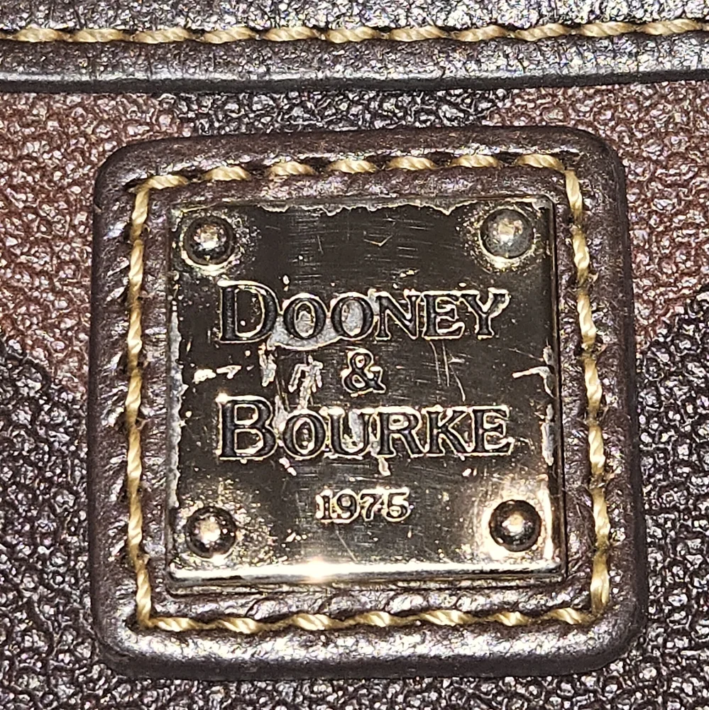 Dooney & Bourke Brown Chevron Wristlet - Picture 3 of 9